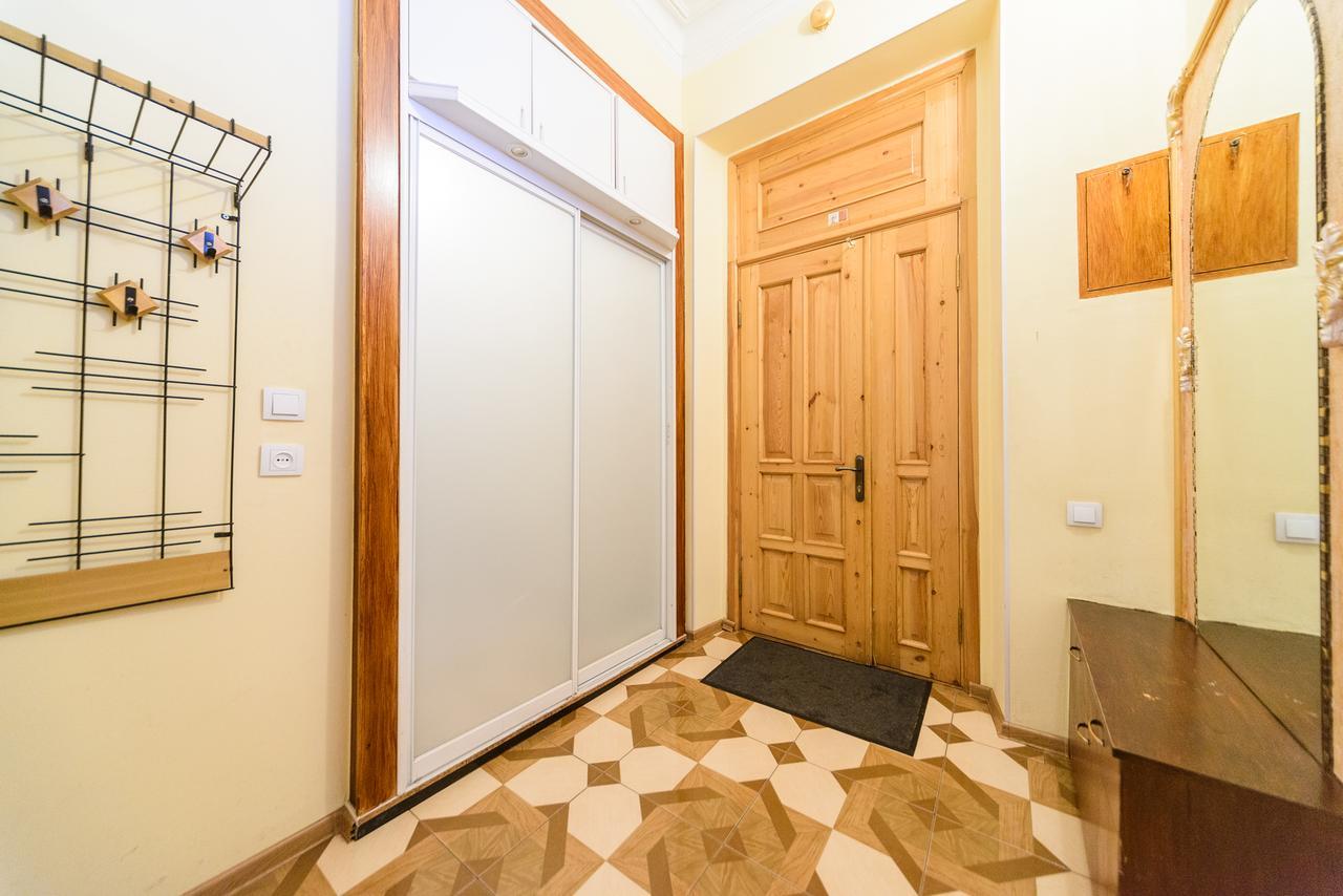 Apartment Near Arena City Kiew Exterior foto